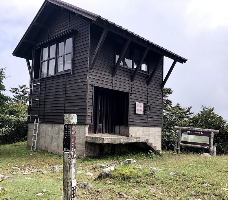 扇ノ山山頂小屋（2020.9月）